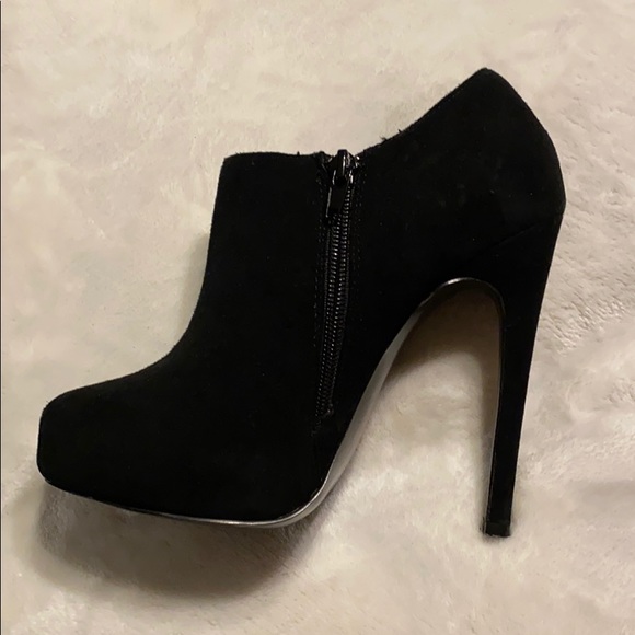Steve Madden Black Suede Booties - Picture 6 of 10
